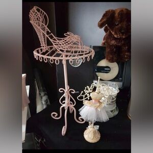Elegant decorative Pink Shoe jewelry Stand